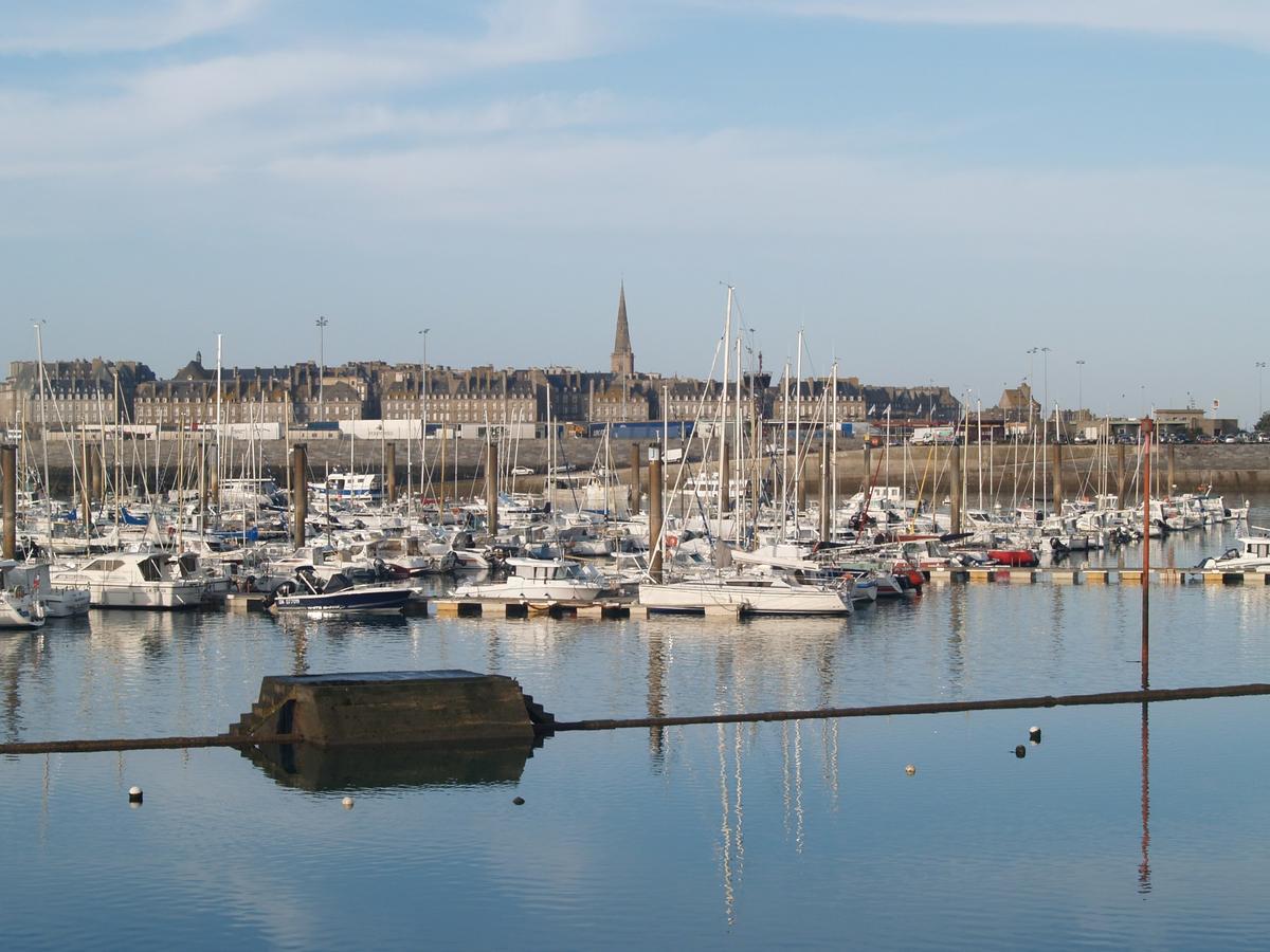 Appartement Cancale Port mer, les pieds dans l'eau Extérieur photo